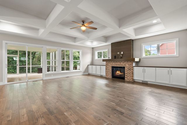 326 W Houghton Drive, Valparaiso, IN 46385