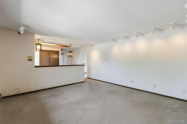 2260 Mesa Road, Colorado Springs, CO 80904