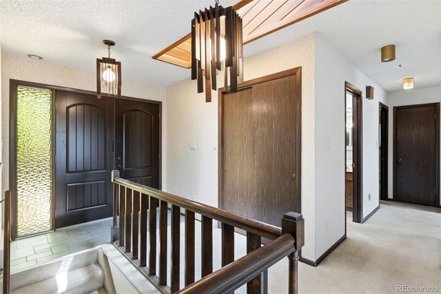 2260 Mesa Road, Colorado Springs, CO 80904