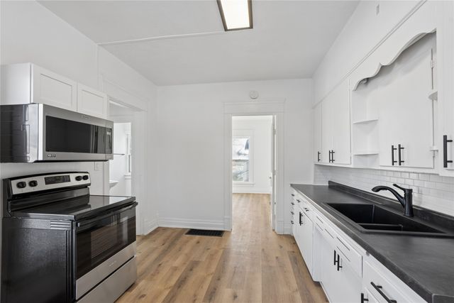 820 1st Avenue E, Newton, IA 50208