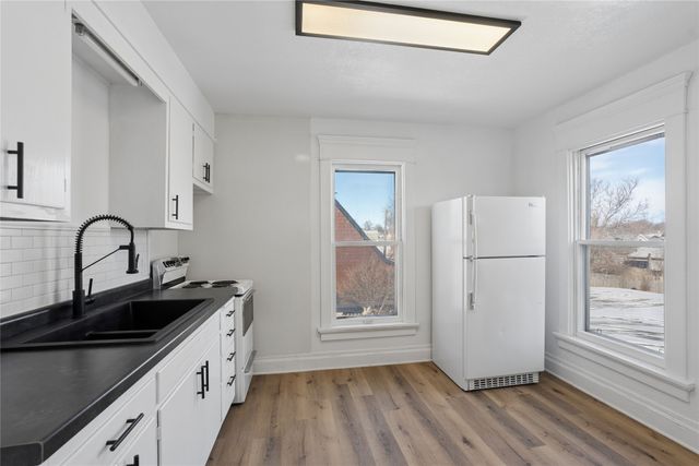 820 1st Avenue E, Newton, IA 50208