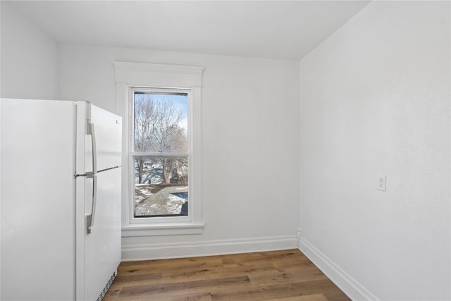 820 1st Avenue E, Newton, IA 50208