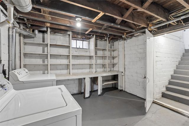 820 1st Avenue E, Newton, IA 50208