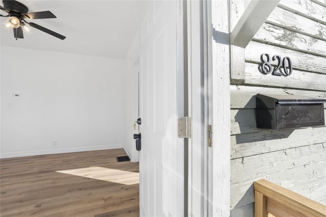 820 1st Avenue E, Newton, IA 50208