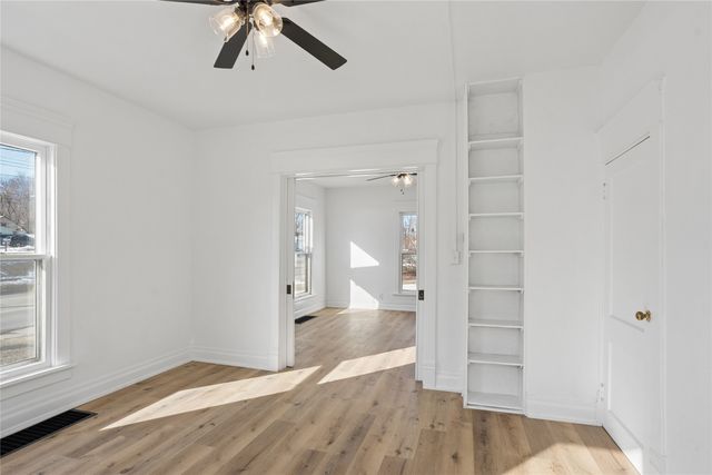 820 1st Avenue E, Newton, IA 50208