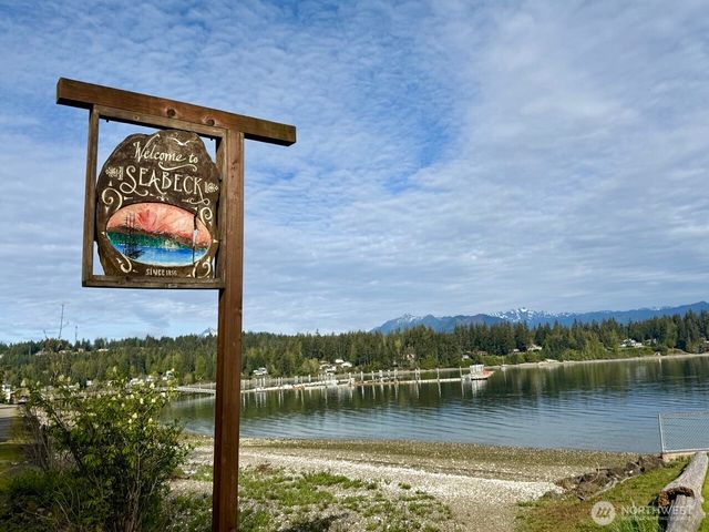 7288 Beauchamp Lane NW, Seabeck, WA 98380
