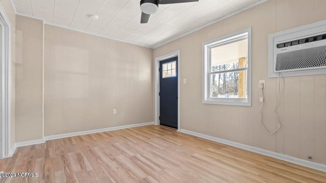 300 Richlands Avenue 1, Jacksonville, NC 28540