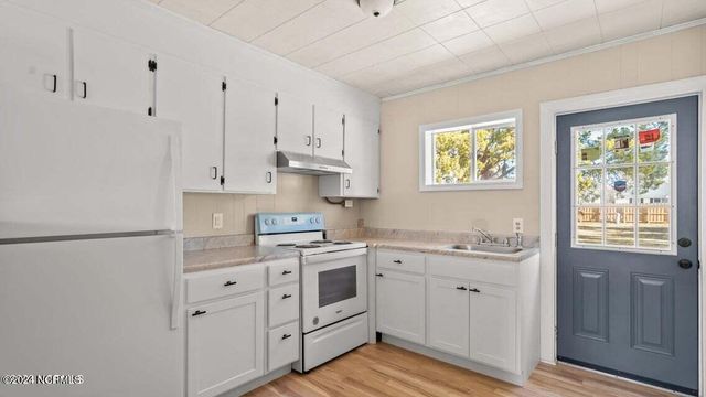 300 Richlands Avenue 1, Jacksonville, NC 28540