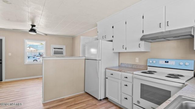 300 Richlands Avenue 1, Jacksonville, NC 28540