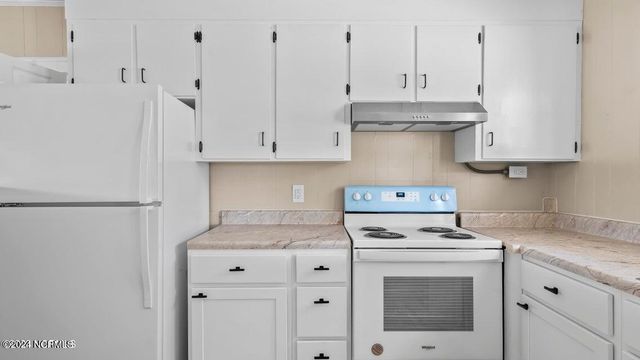 300 Richlands Avenue 1, Jacksonville, NC 28540