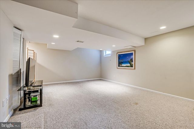 2 ACACIA AVE, Robbinsville, NJ 08691