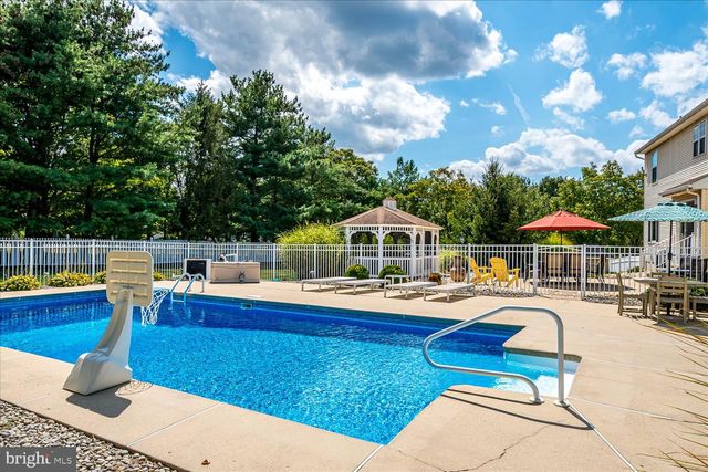 2 ACACIA AVE, Robbinsville, NJ 08691
