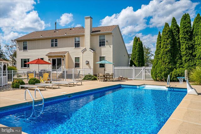 2 ACACIA AVE, Robbinsville, NJ 08691