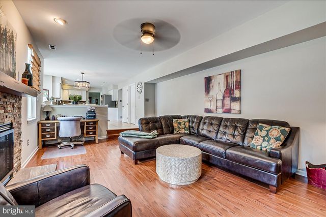 2 ACACIA AVE, Robbinsville, NJ 08691