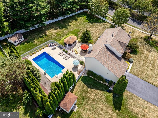 2 ACACIA AVE, Robbinsville, NJ 08691
