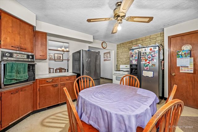 867 Clay Street, Woodstock, IL 60098