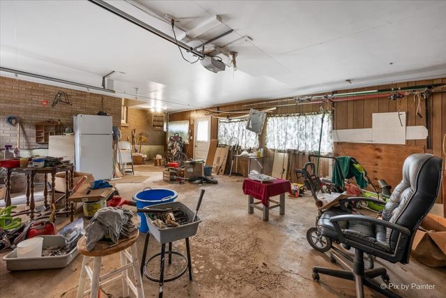 867 Clay Street, Woodstock, IL 60098