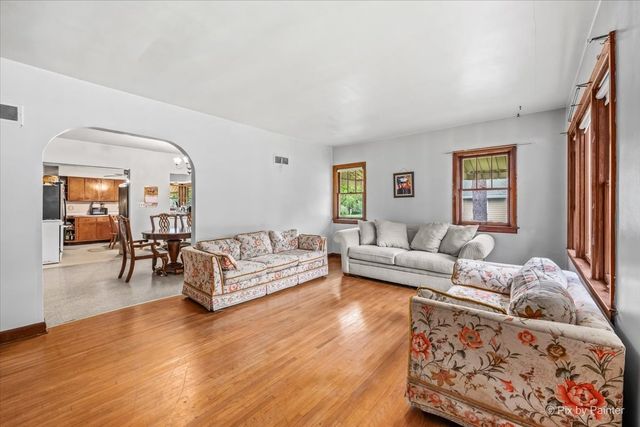 867 Clay Street, Woodstock, IL 60098
