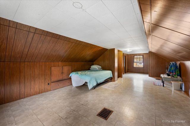 867 Clay Street, Woodstock, IL 60098