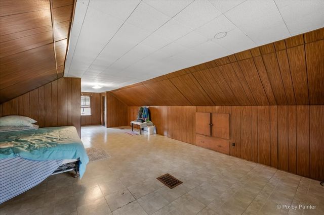 867 Clay Street, Woodstock, IL 60098