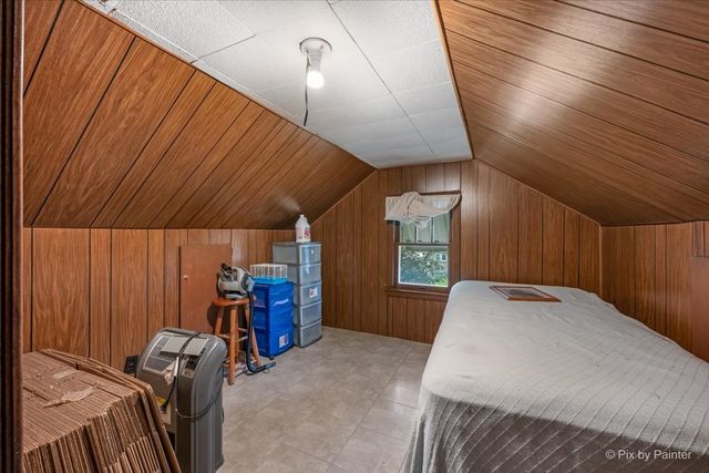 867 Clay Street, Woodstock, IL 60098