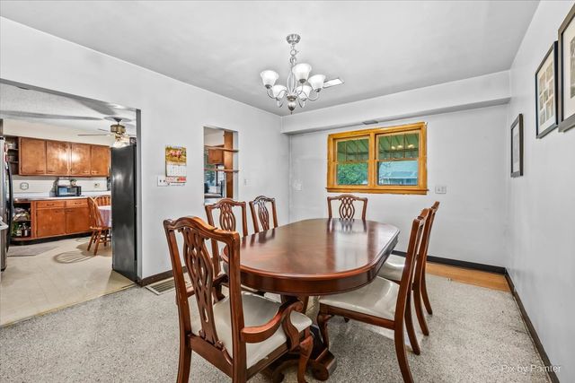867 Clay Street, Woodstock, IL 60098
