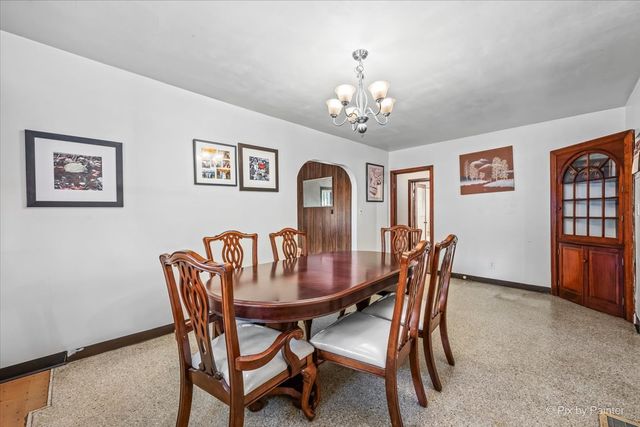 867 Clay Street, Woodstock, IL 60098