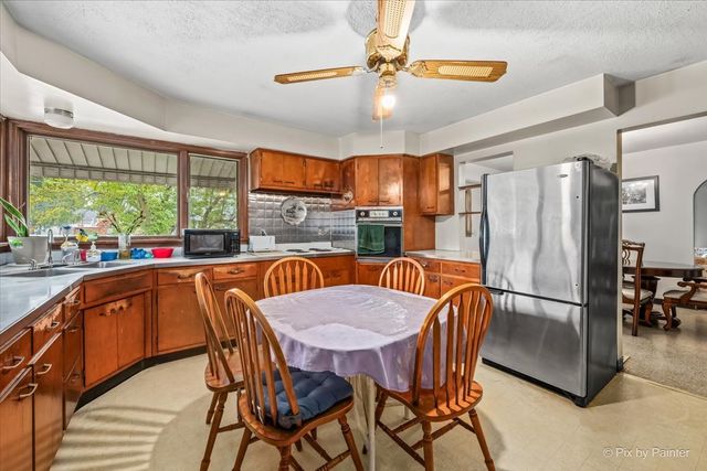867 Clay Street, Woodstock, IL 60098