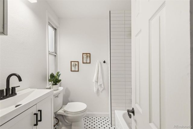 135 E 8th Avenue, Denver, CO 80203
