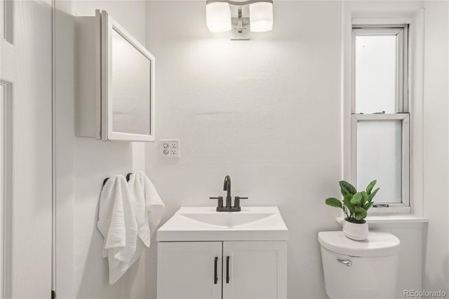 135 E 8th Avenue, Denver, CO 80203