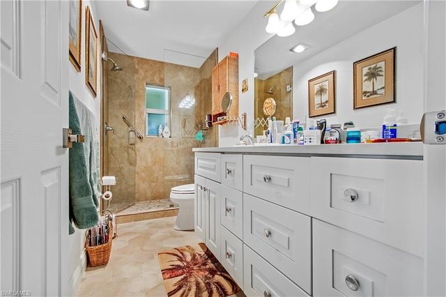 125 Pago Pago DR E, Naples, FL 34113