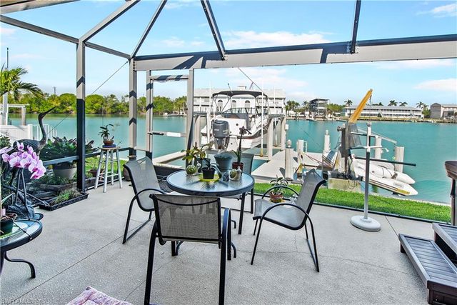 125 Pago Pago DR E, Naples, FL 34113