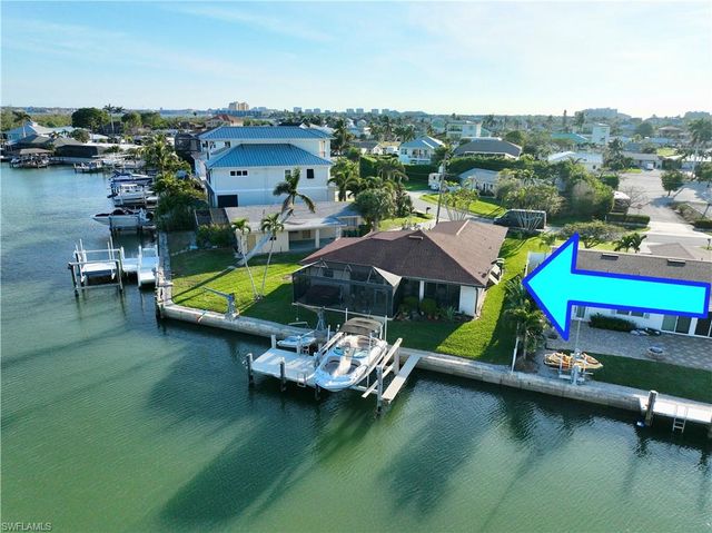 125 Pago Pago DR E, Naples, FL 34113