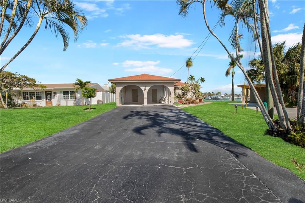 125 Pago Pago DR E, NAPLES, FL 34113 — photo 2