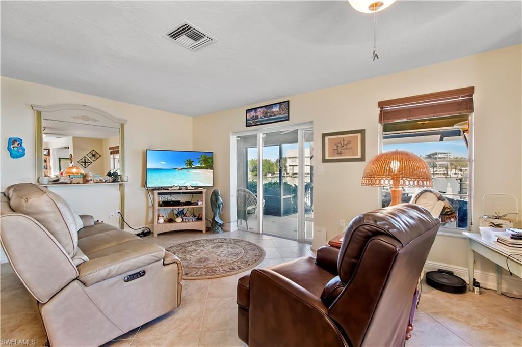 125 Pago Pago DR E, NAPLES, FL 34113 — photo 5