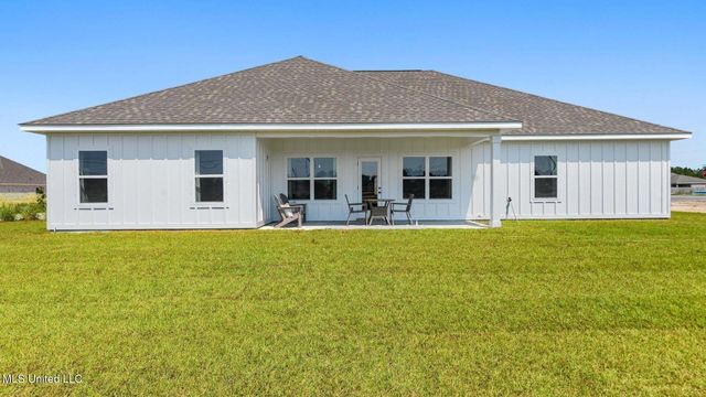 6641 Palm Pointe Drive, Ocean Springs, MS 39564