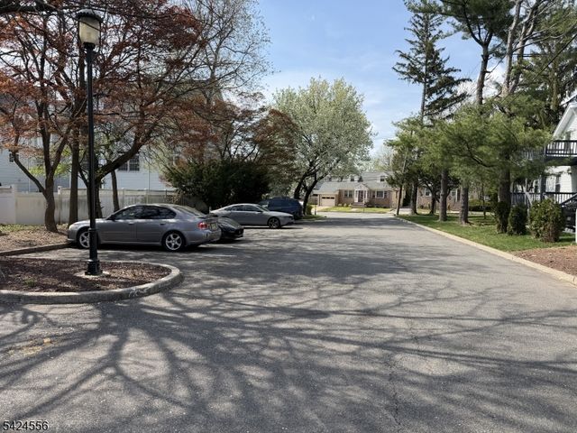 192 Burnett Ave 1, Maplewood Twp., NJ 07040