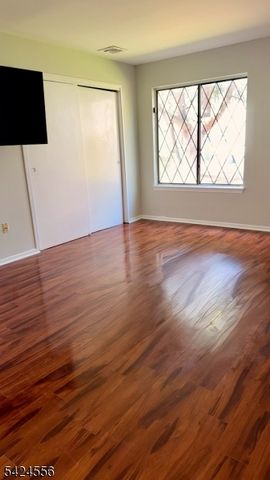192 Burnett Ave 1, Maplewood Twp., NJ 07040