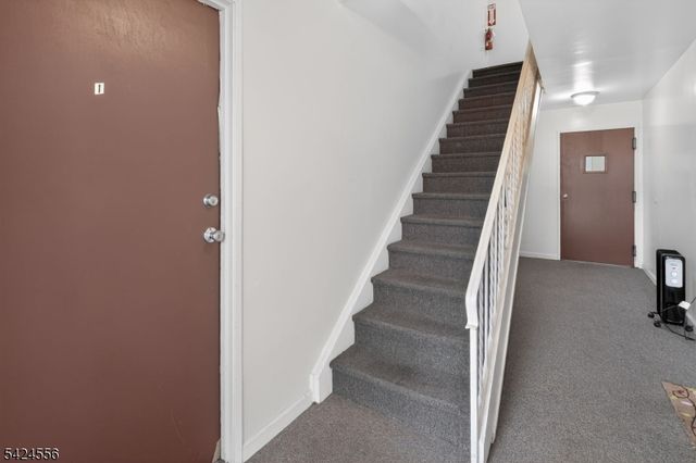 192 Burnett Ave 1, Maplewood Twp., NJ 07040