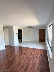 192 Burnett Ave 1, Maplewood Twp., NJ 07040