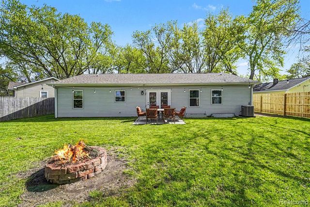2863 Wisner Street, Waterford, MI 48329