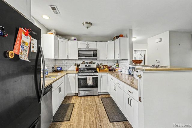 2863 Wisner Street, Waterford, MI 48329