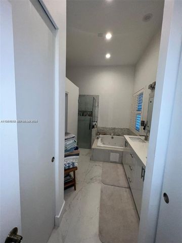 5283 SW 33rd Way, Fort Lauderdale, FL 33312