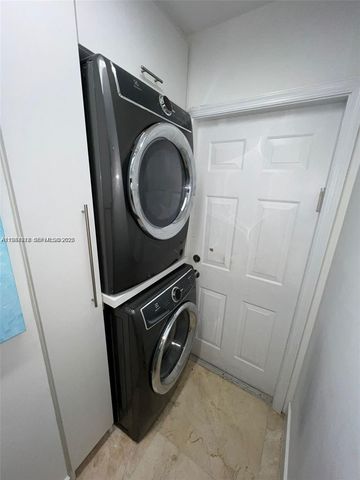 5283 SW 33rd Way, Fort Lauderdale, FL 33312