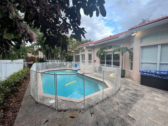 5283 SW 33rd Way, Fort Lauderdale, FL 33312