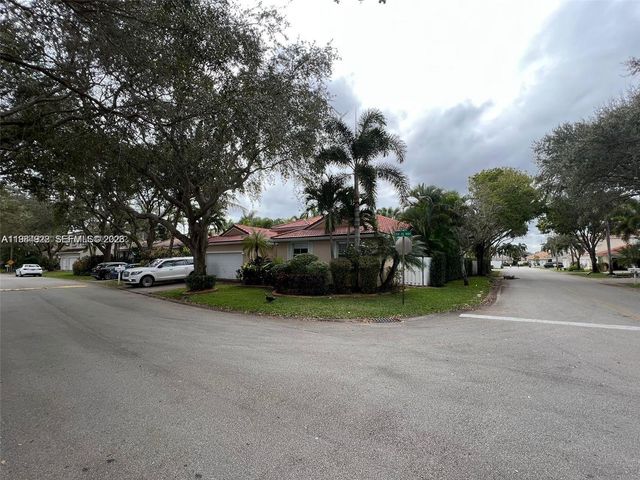 5283 SW 33rd Way, Fort Lauderdale, FL 33312
