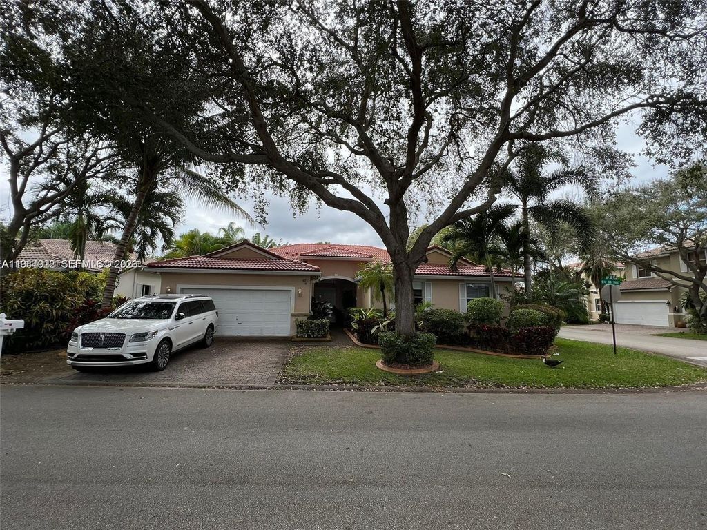 5283 SW 33rd Way, Fort Lauderdale, FL 33312