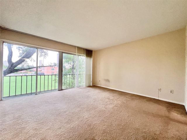 5050 Ambassador Way 210, Houston, TX 77056