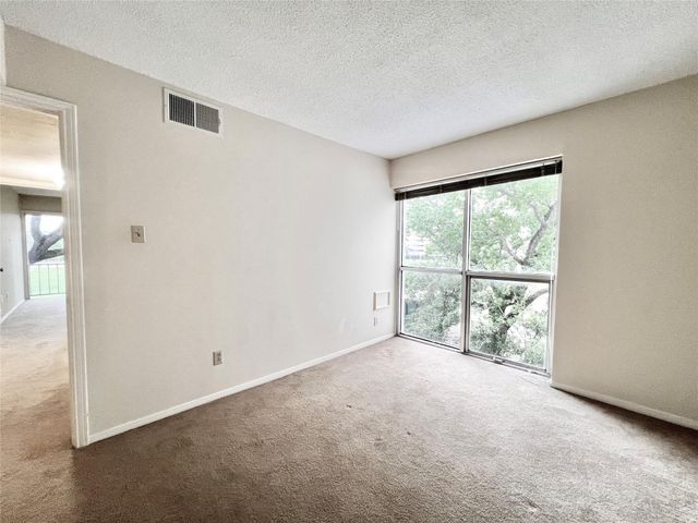 5050 Ambassador Way 210, Houston, TX 77056