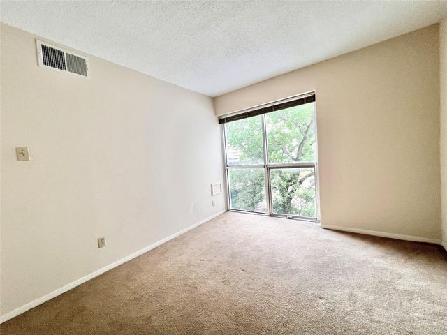 5050 Ambassador Way 210, Houston, TX 77056